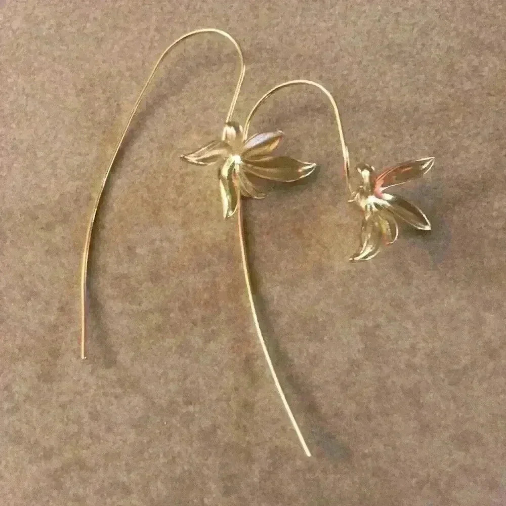 Valley Orchid S925 Gold Plated Earring - Picture 4 of 6